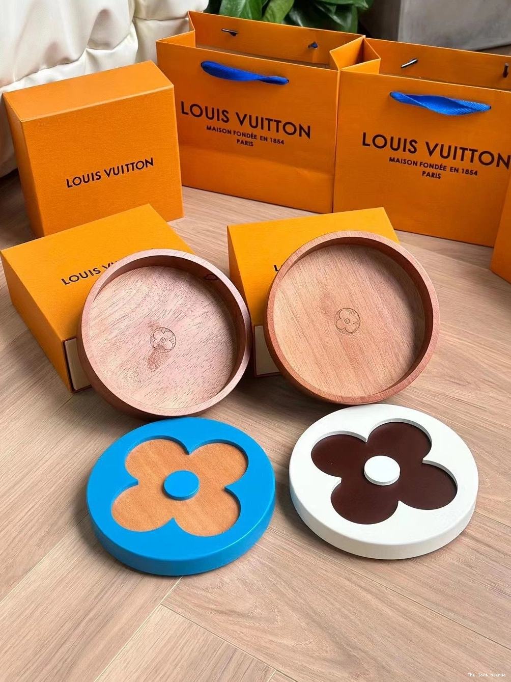 LV FLOWER BOX CUSTOM 0813